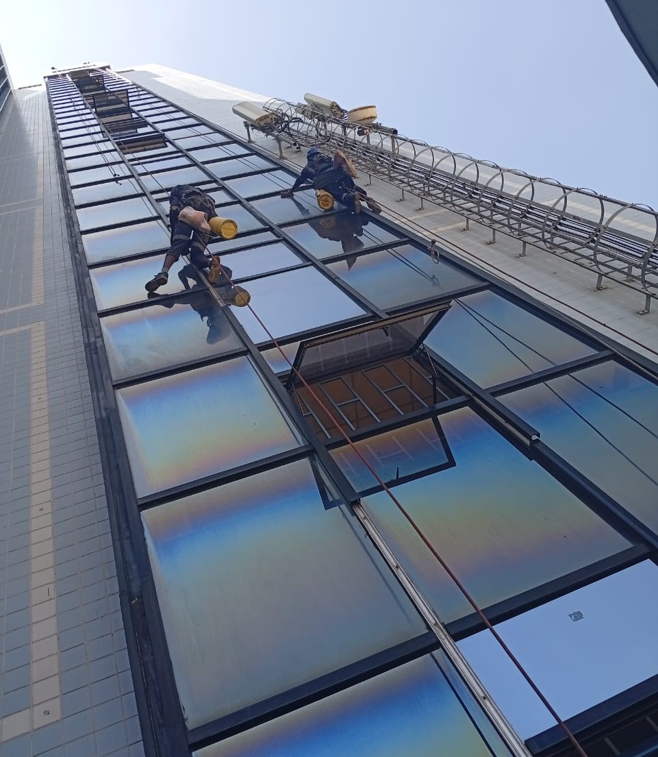 Facade cleaning at Pension Towers